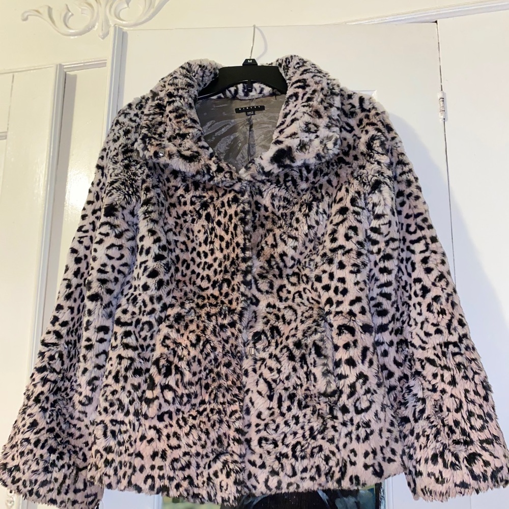 Sisley cheetah grey black and white size :40